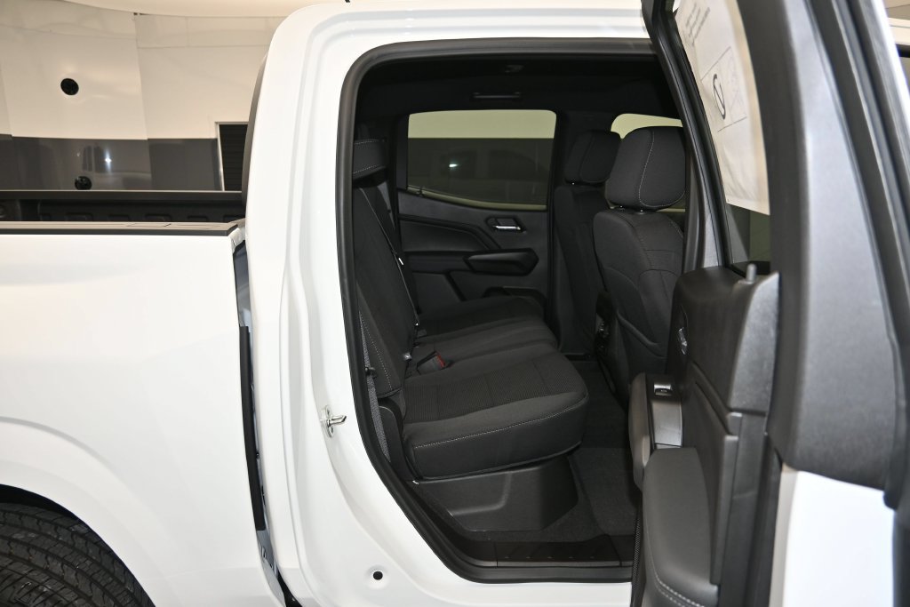 Used 2026 Chevrolet Colorado LT RWD image 25