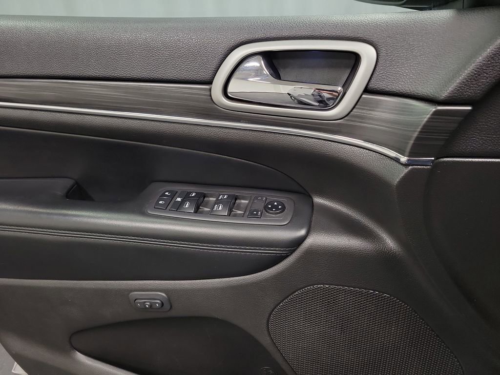 Used 2019 Jeep Grand Cherokee Limited image 20