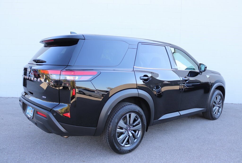 Used 2022 Nissan Pathfinder S AWD/4WD image 3