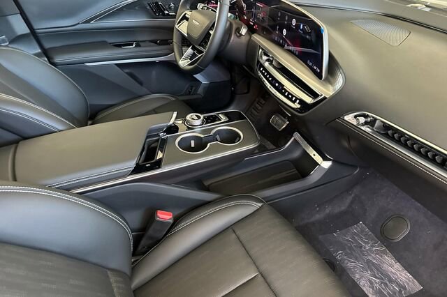 New 2026 Cadillac Lyriq V image 16