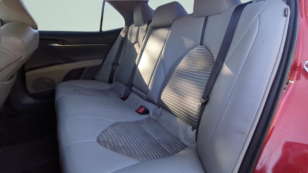 Used 2021 Toyota Camry SE FWD image 12
