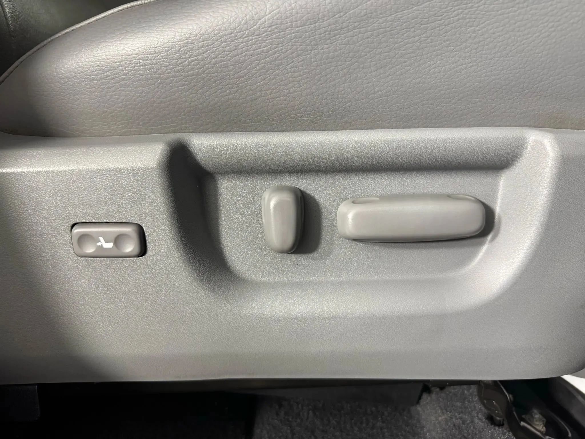 Used 2019 Toyota Sequoia Limited image 35