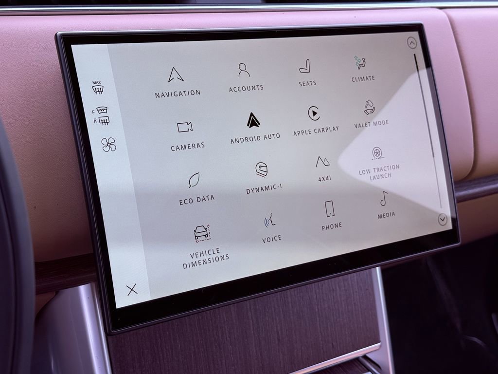 New 2026 Land Rover Range Rover Long Wheelbase SE image 22