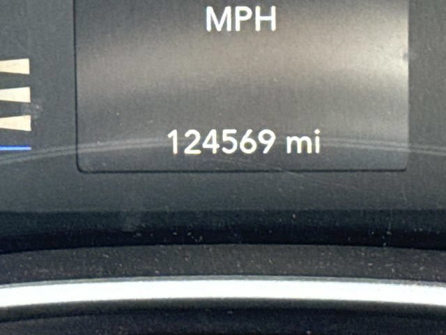Used 2017 Chrysler Pacifica Touring FWD image 28