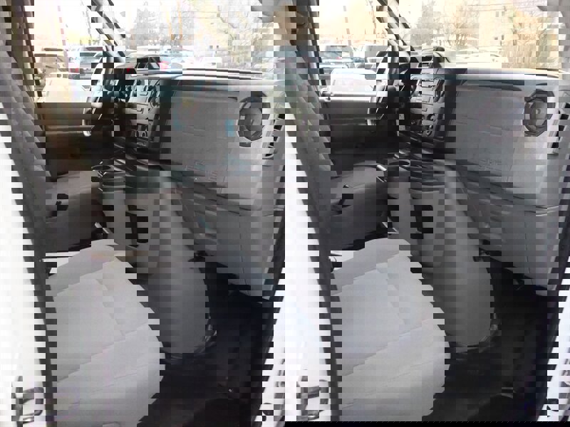 Used 2009 Ford E-350 and Econoline 350 XL image 19