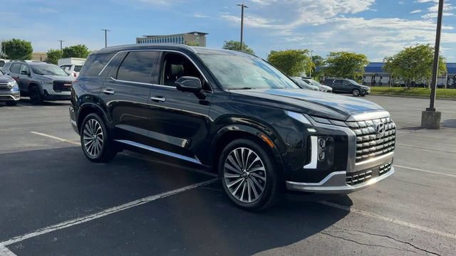 Used 2025 Hyundai Palisade Calligraphy AWD/4WD image 2