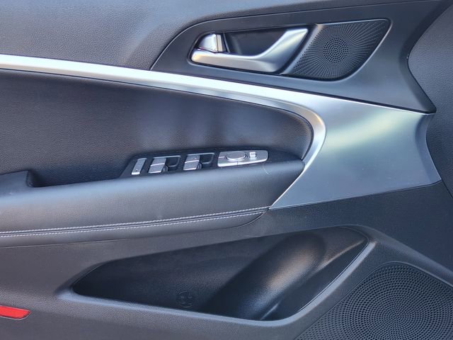 Used 2023 Genesis G70 2.0T image 17