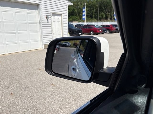 Used 2019 Jeep Grand Cherokee Laredo AWD/4WD image 32
