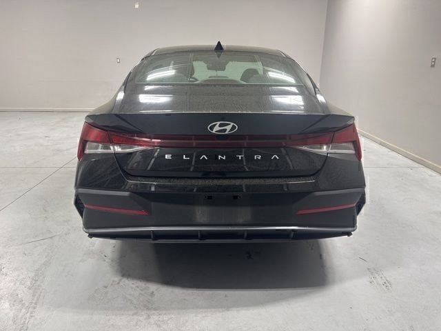 Certified 2024 Hyundai Elantra SEL image 7