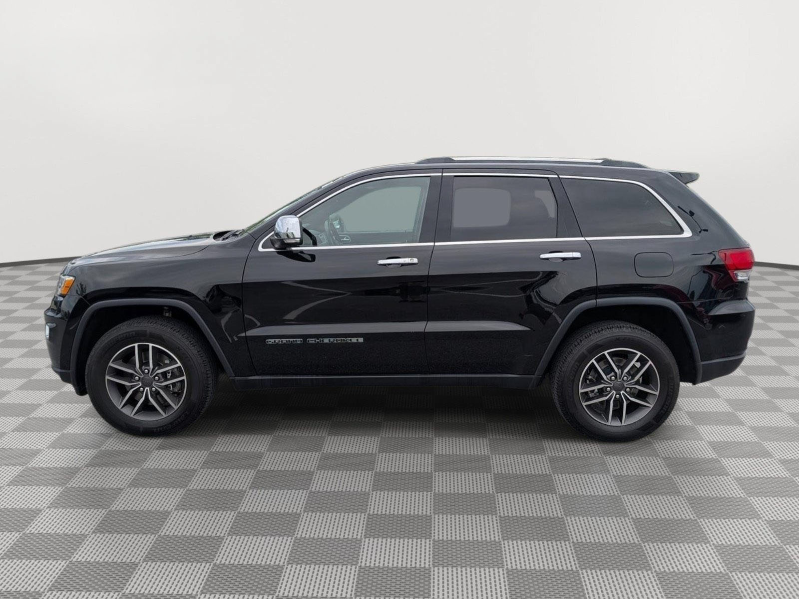 Used 2021 Jeep Grand Cherokee Limited AWD/4WD image 2