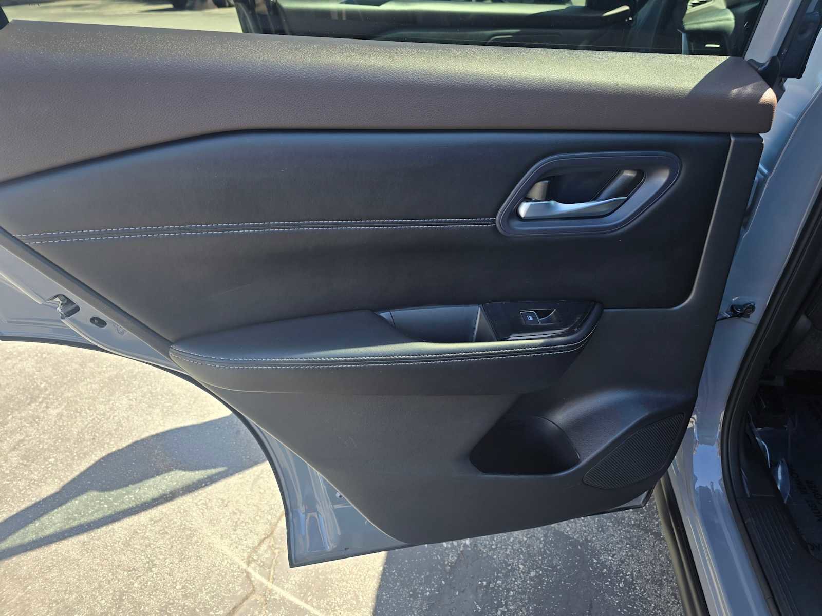 Used 2023 Nissan Rogue SL image 20