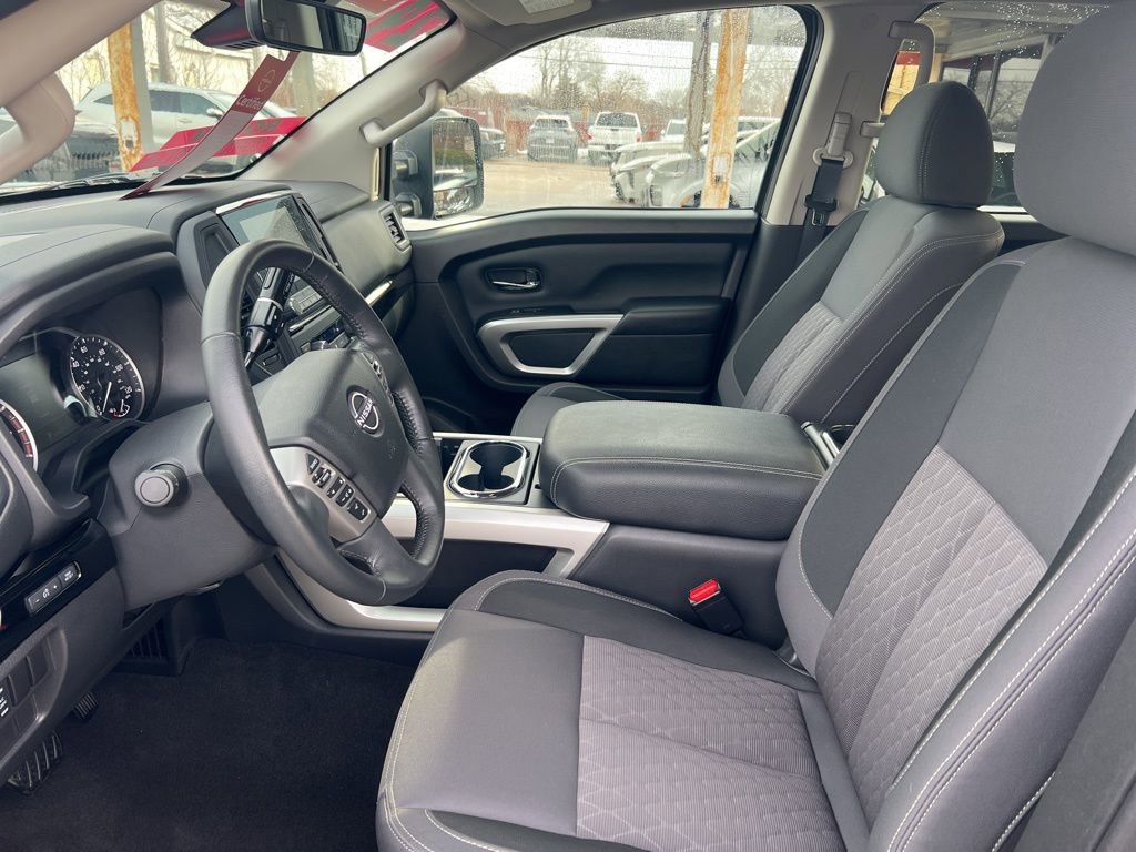 Certified 2024 Nissan Titan SV w/ SV Convenience Package image 4