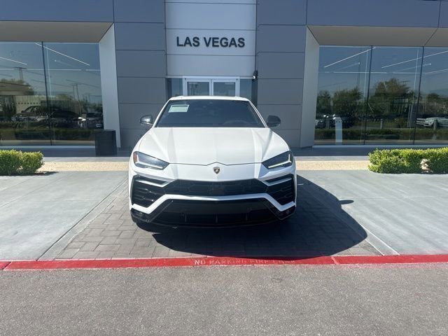 Used 2022 Lamborghini Urus AWD/4WD image 2