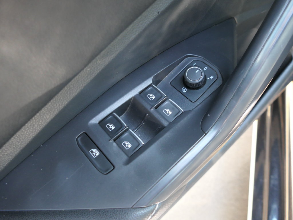 Used 2025 Volkswagen Jetta Sport FWD image 8