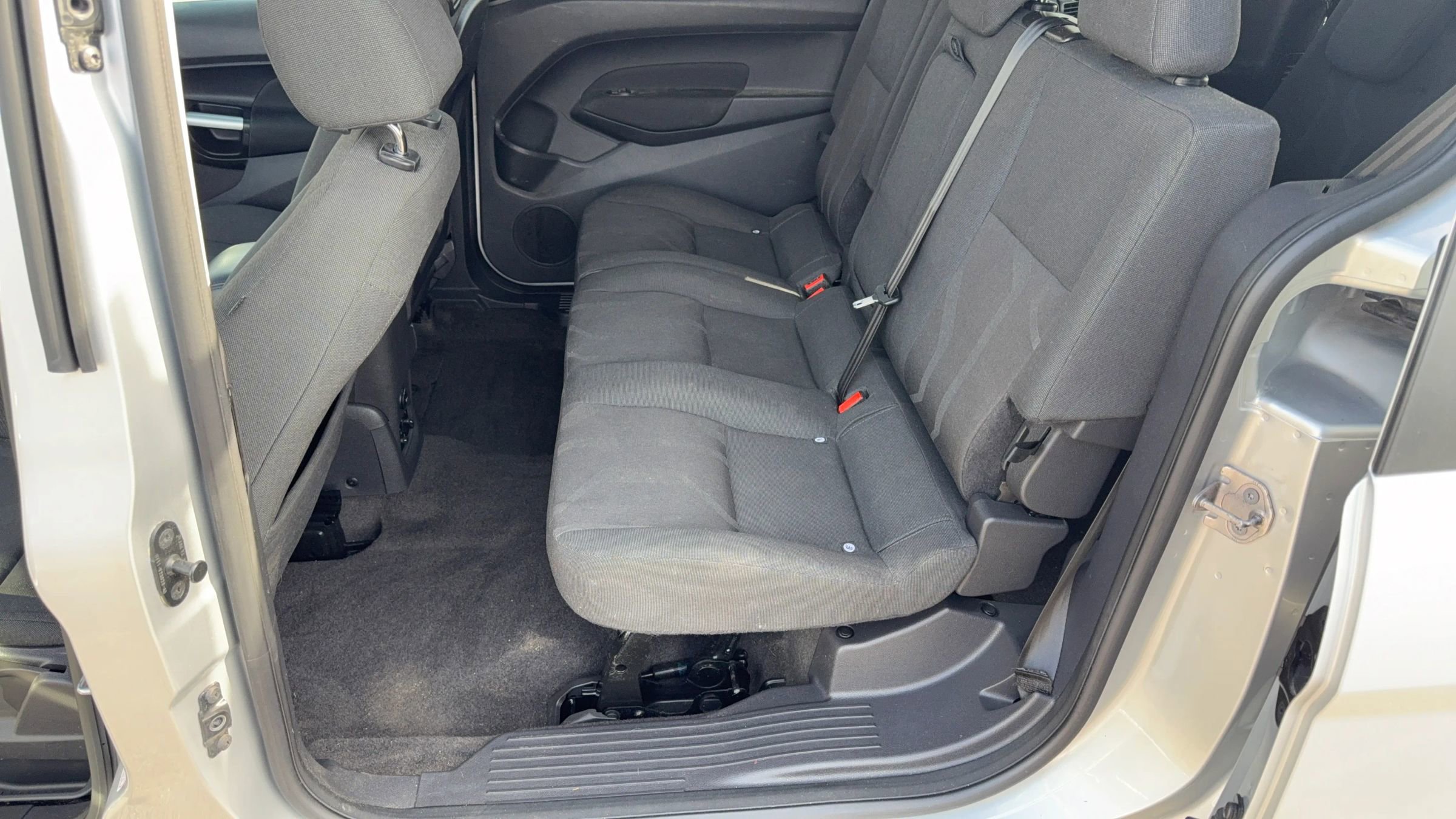 Used 2015 Ford Transit Connect XLT image 7