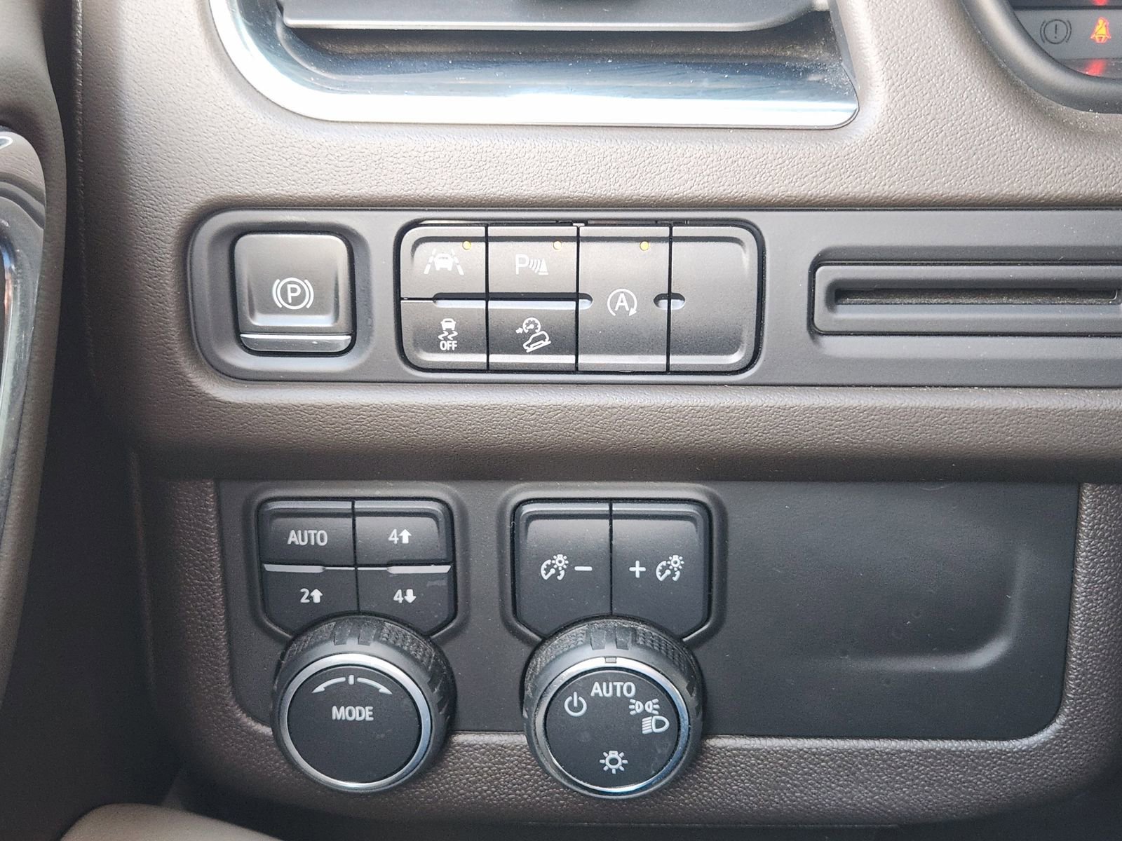 Used 2023 Chevrolet Tahoe Z71 image 24