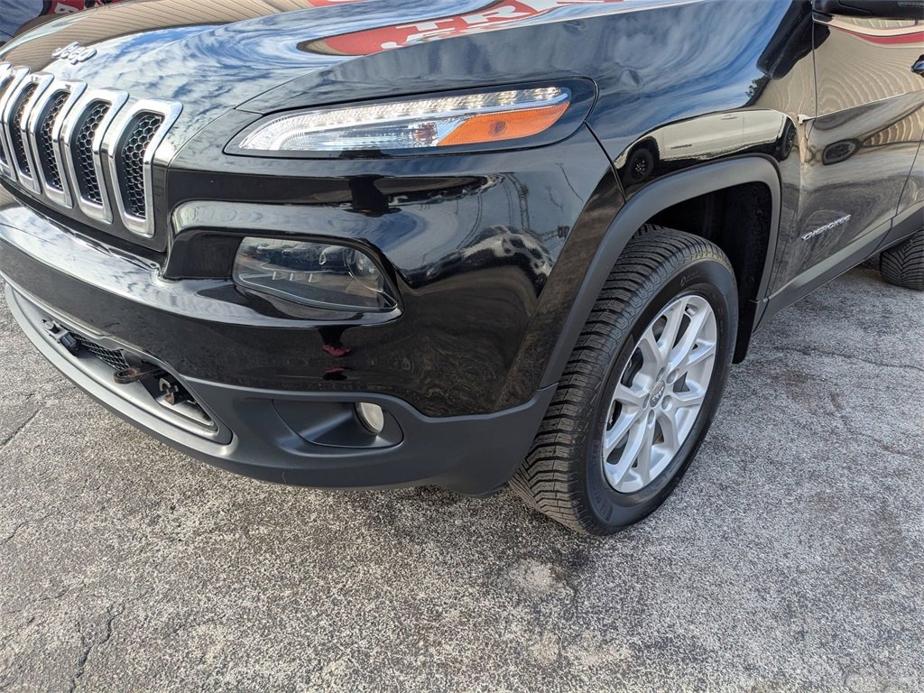 Used 2017 Jeep Cherokee Latitude w/ Safety/Convenience Group image 9