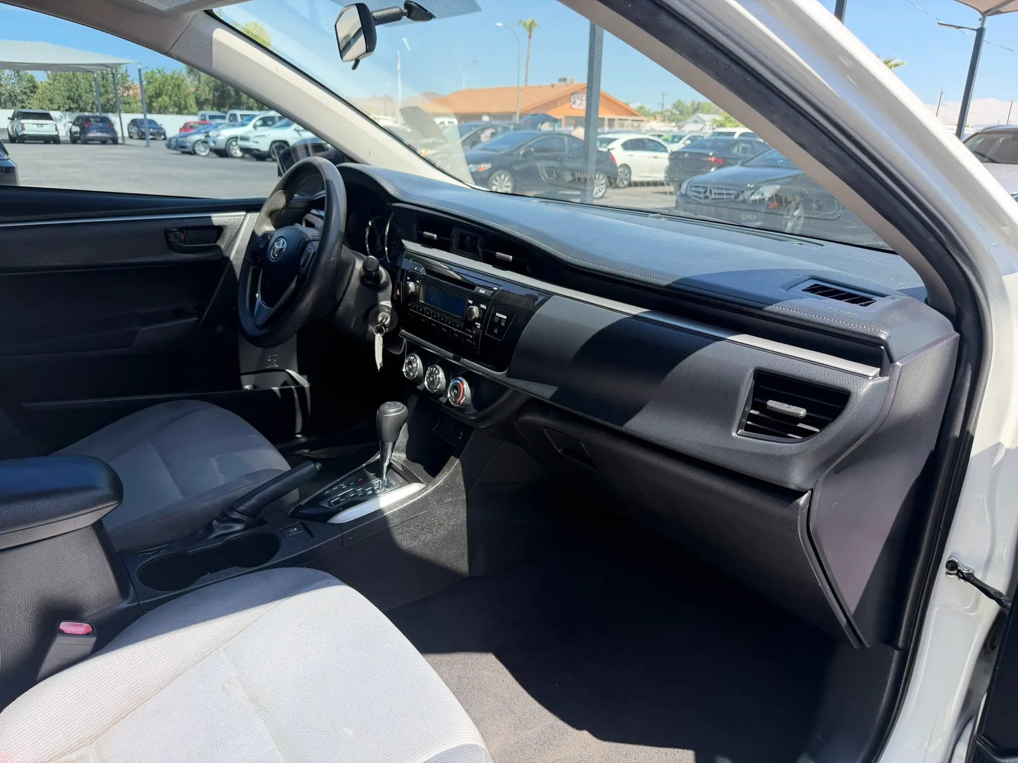 Used 2015 Toyota Corolla L FWD image 21