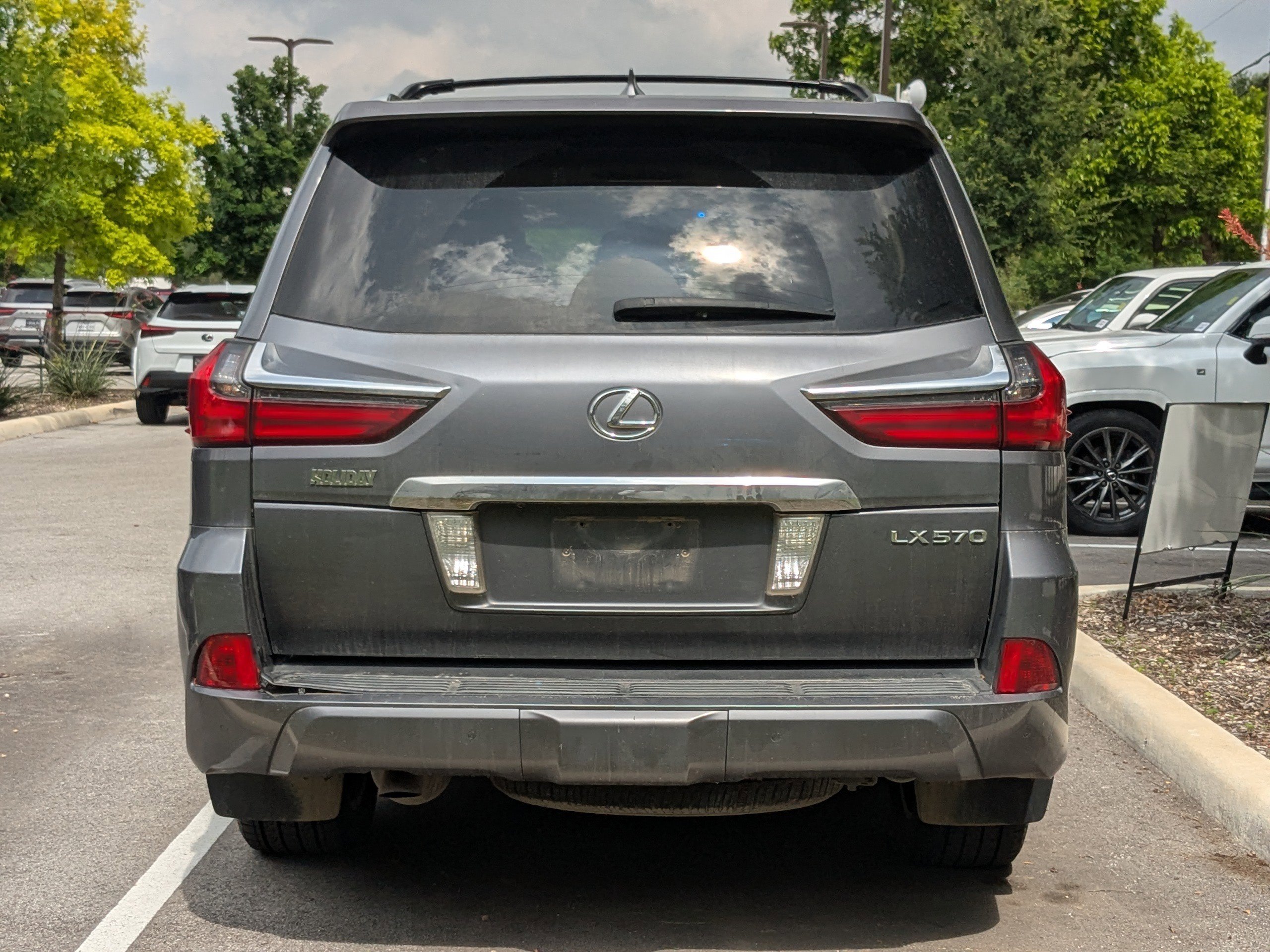Used 2017 Lexus LX 570 4WD w/ Luxury Package image 5