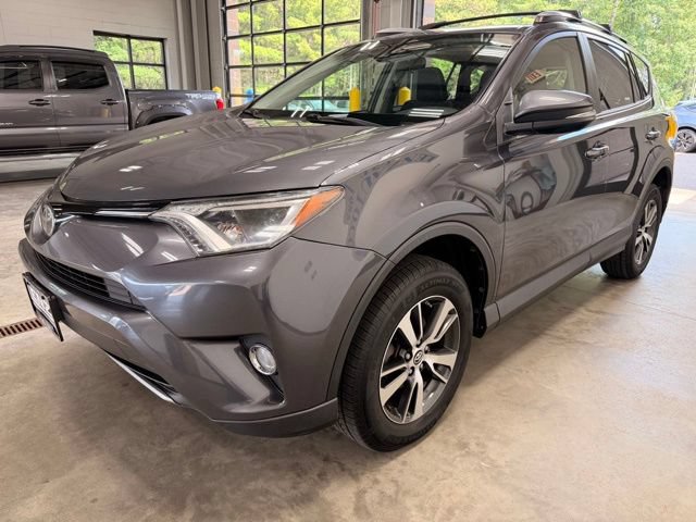 Used 2017 Toyota RAV4 XLE AWD/4WD image 5