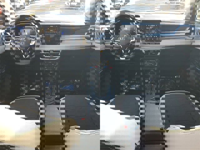 Certified 2025 Volkswagen Taos SE w/ Panoramic Sunroof Package image 13