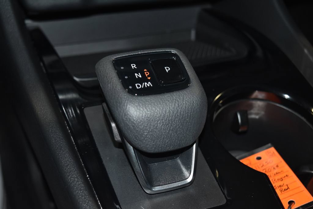 Used 2025 Nissan Rogue SV image 14