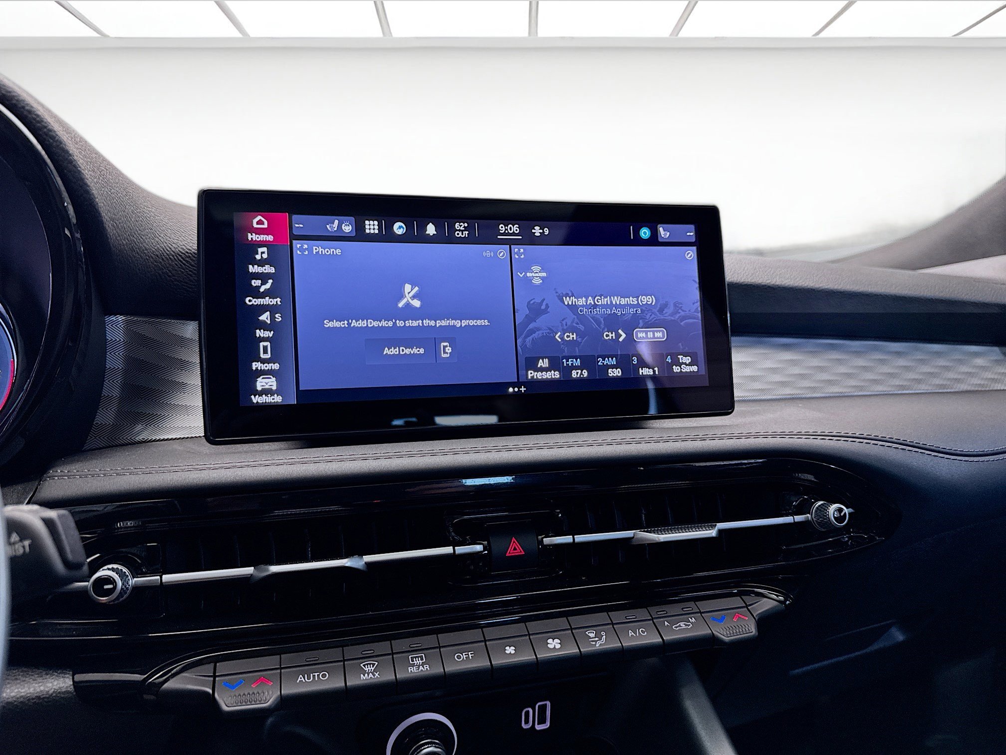 Used 2024 Alfa Romeo Tonale Ti image 11