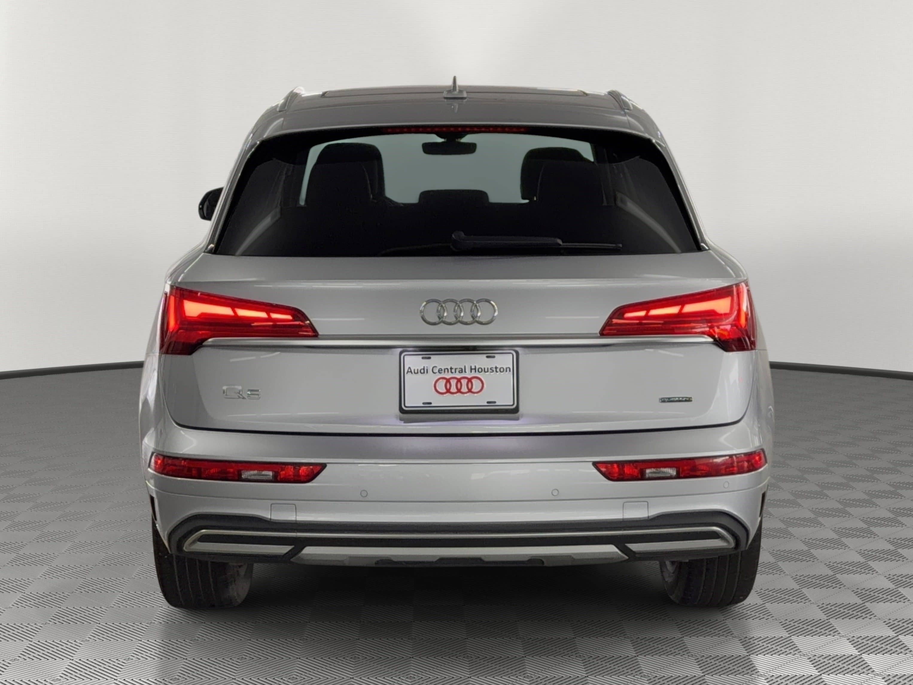 Used 2023 Audi Q5 2.0T Premium w/ Convenience Package AWD/4WD image 10