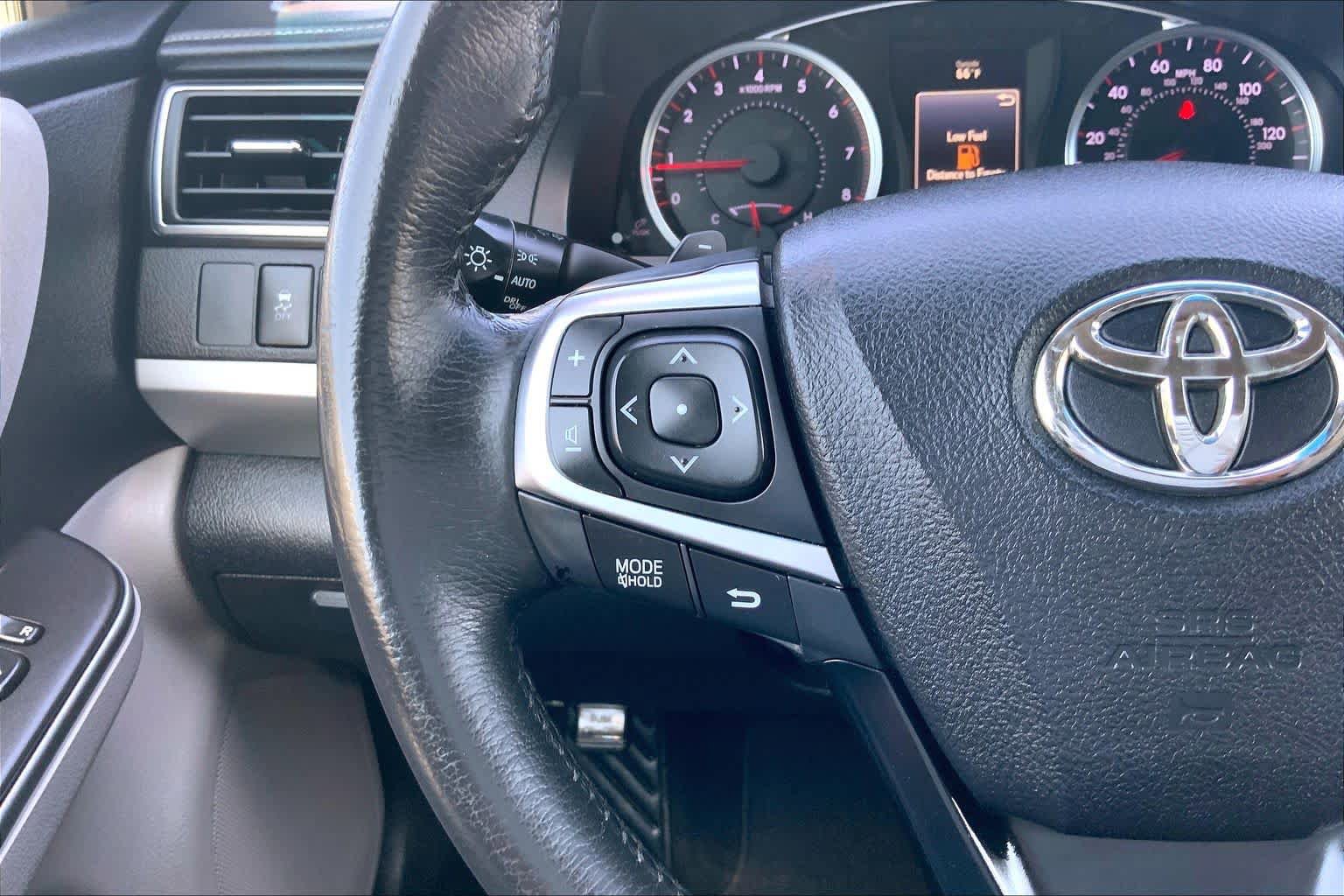 Used 2017 Toyota Camry XSE FWD image 21