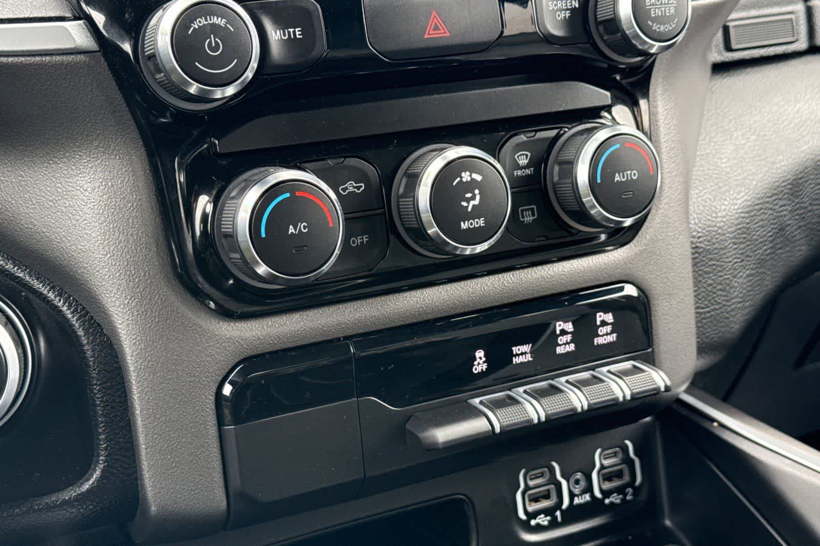 Used 2022 RAM 1500 Big Horn AWD/4WD image 22