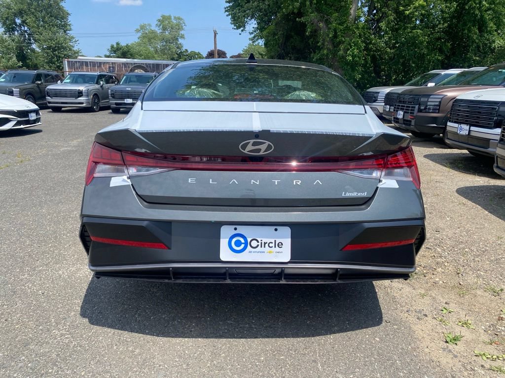 New 2026 Hyundai Elantra Limited FWD image 5
