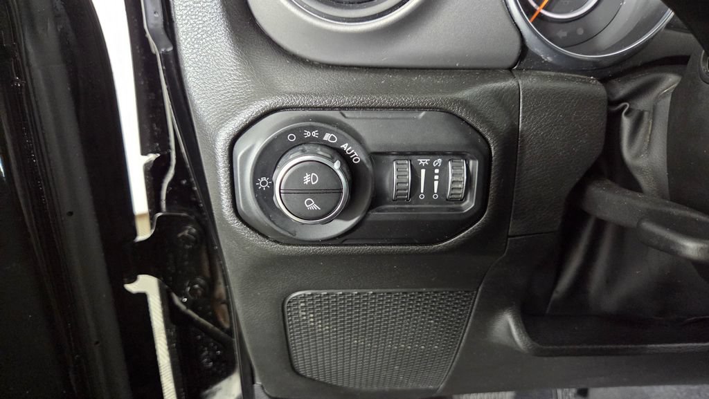 Used 2022 Jeep Gladiator Mojave AWD/4WD image 17