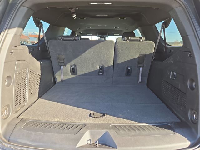 Used 2025 Chevrolet Suburban LT image 33