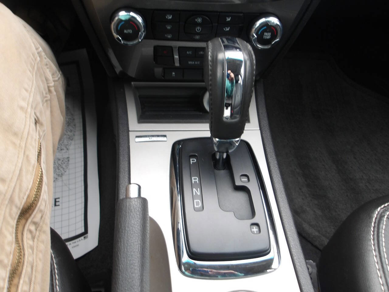 Used 2010 Ford Fusion SEL image 16