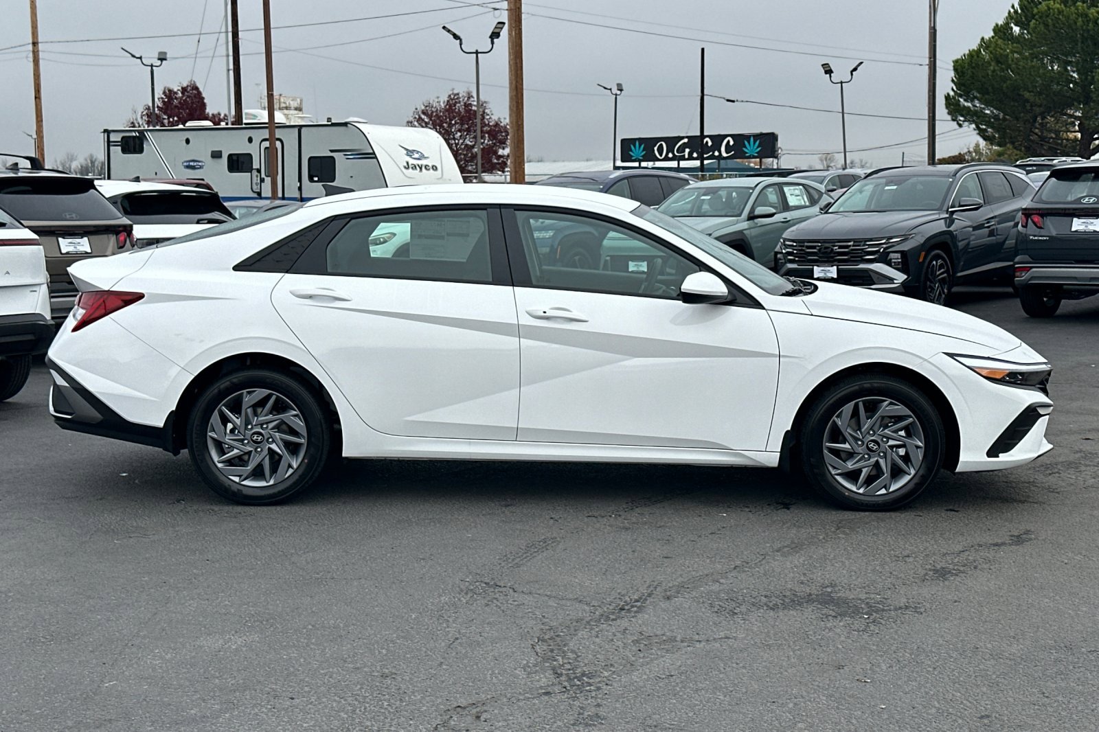New 2026 Hyundai Elantra Blue FWD image 3