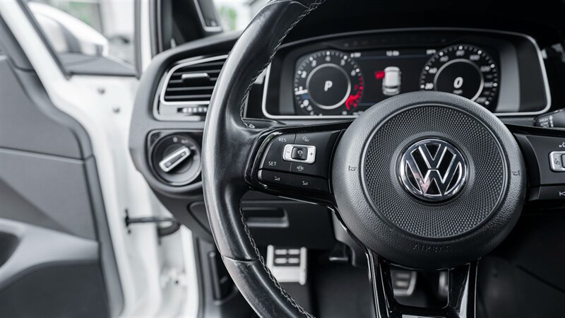 Used 2019 Volkswagen Golf R 4-Door AWD/4WD image 27
