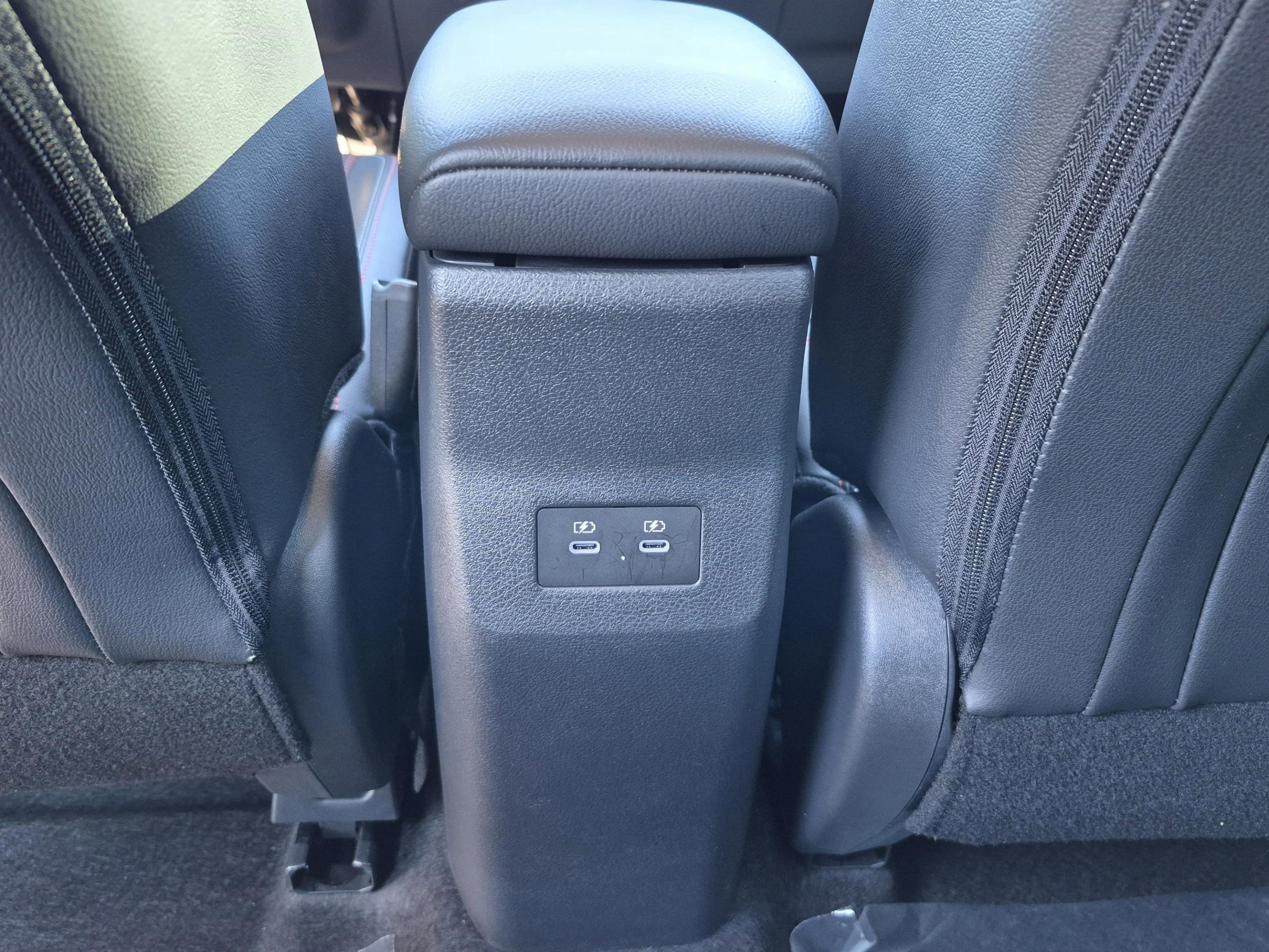 Certified 2025 Nissan Kicks SR FWD image 16