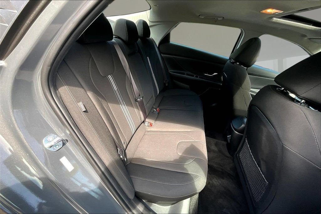 Used 2025 Hyundai Elantra SEL FWD image 20