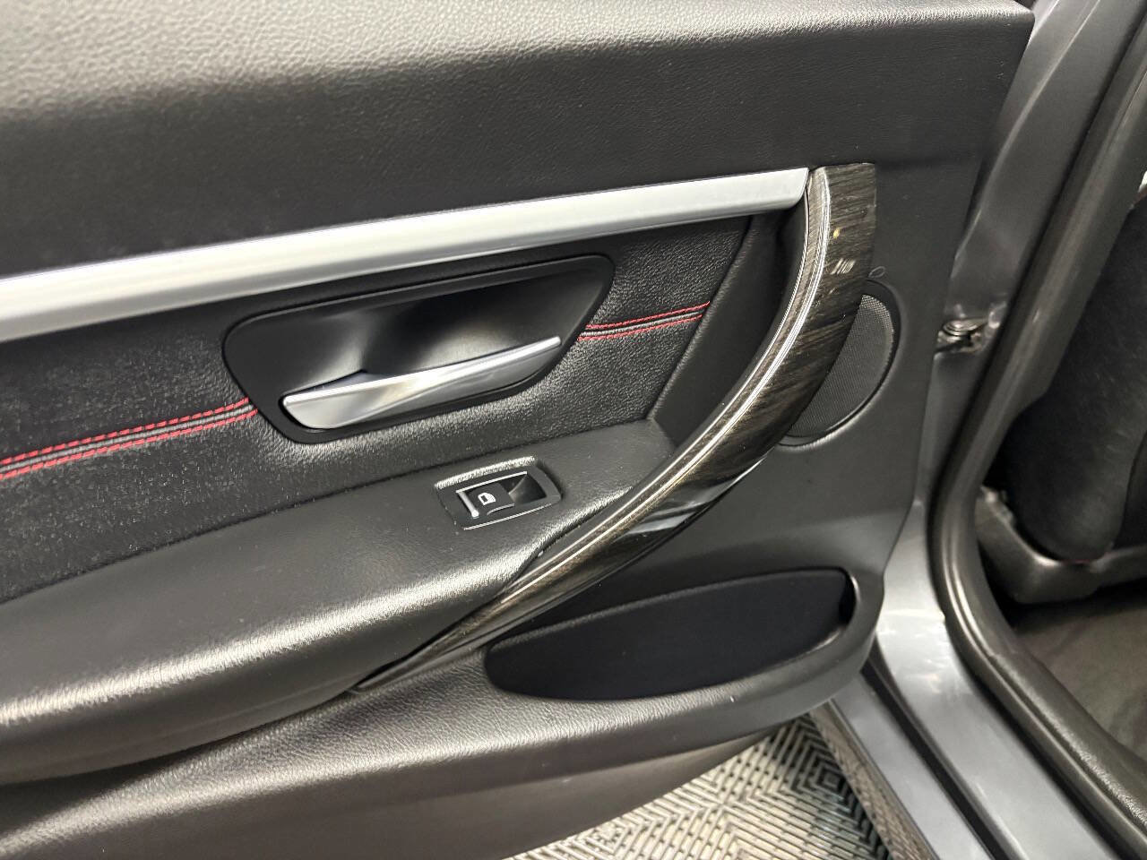 Used 2018 BMW 330i Sedan image 32