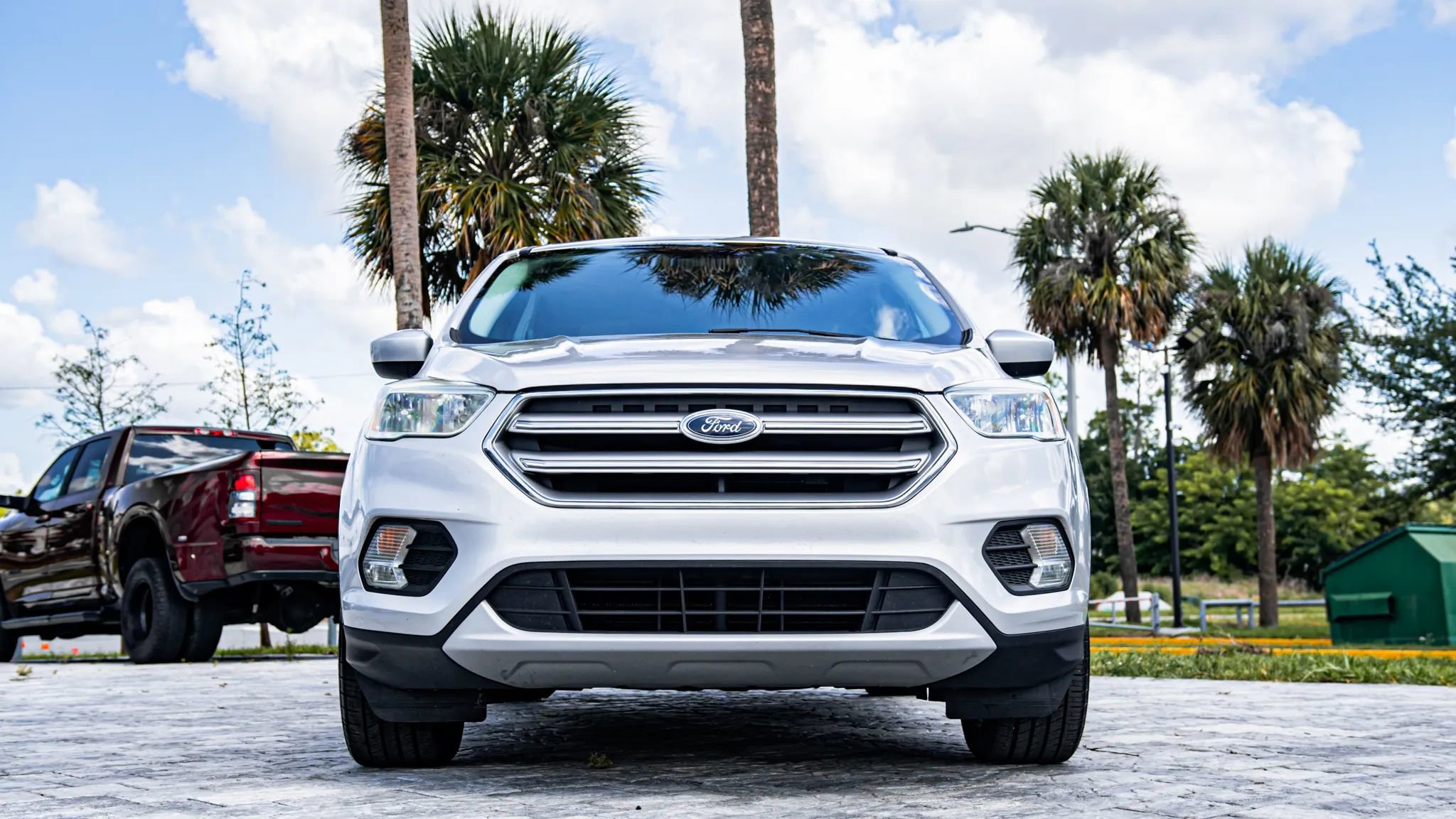 Used 2017 Ford Escape SE FWD image 2