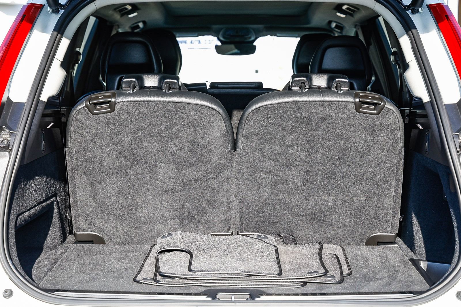 Used 2023 Volvo XC90 T8 Plus image 26