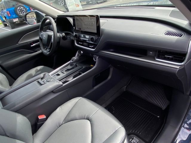 Used 2026 Toyota Grand Highlander AWD image 21