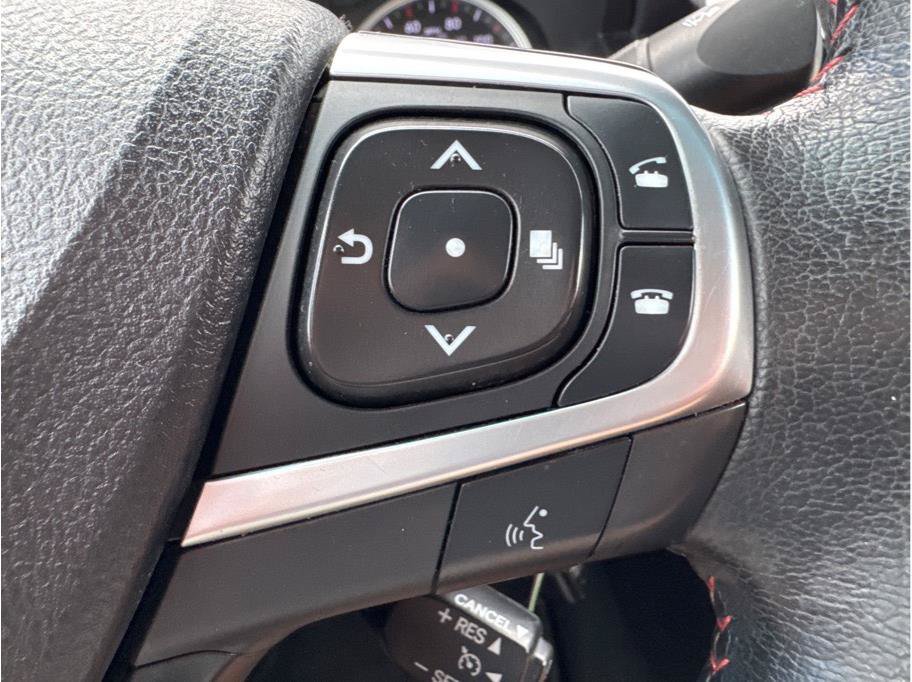 Used 2015 Toyota Camry SE w/ Protection Package FWD image 17
