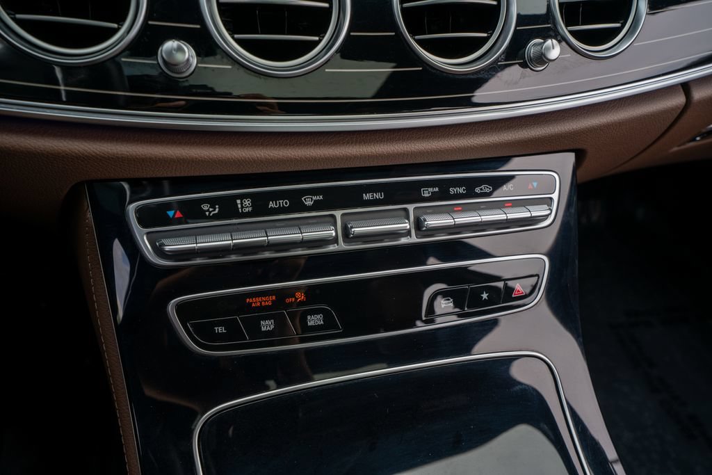 Used 2021 Mercedes-Benz E 350 Sedan image 41