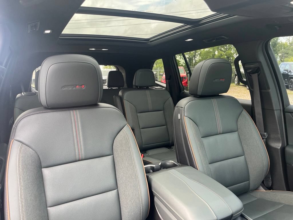 Used 2024 GMC Acadia AT4 w/ Luxury Package AWD/4WD image 40