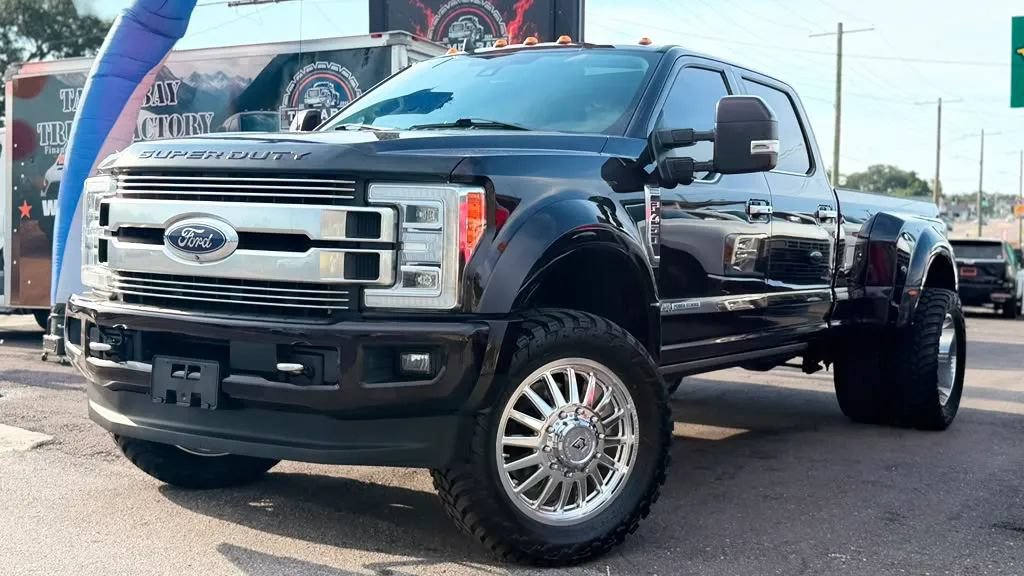 Used 2019 Ford F450 Limited w/ FX4 Off-Road Package AWD/4WD image 4