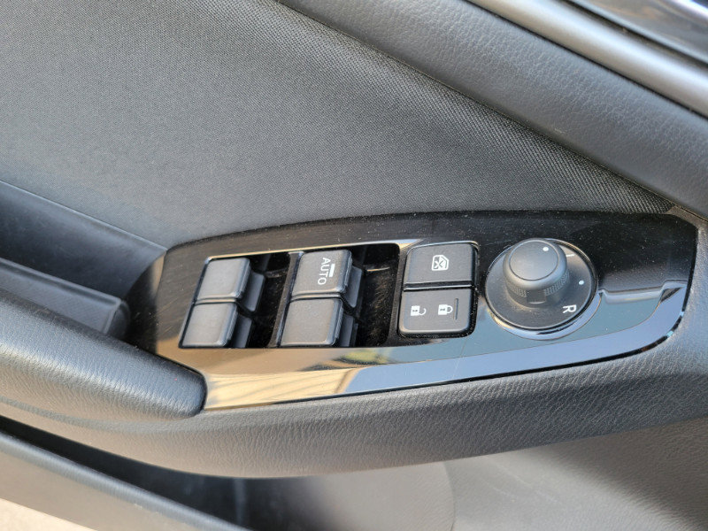 Used 2018 MAZDA MAZDA3 Sport w/ Preferred Equipment Package image 16