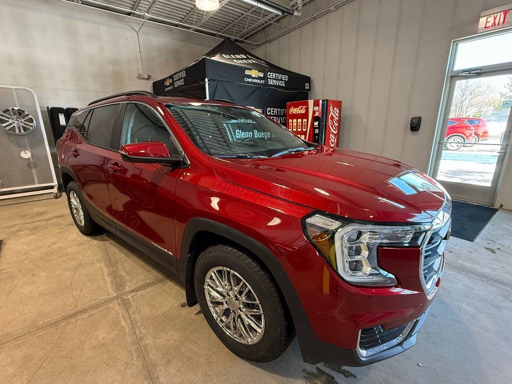 Certified 2022 GMC Terrain SLE w/ Driver Convenience Package image 7