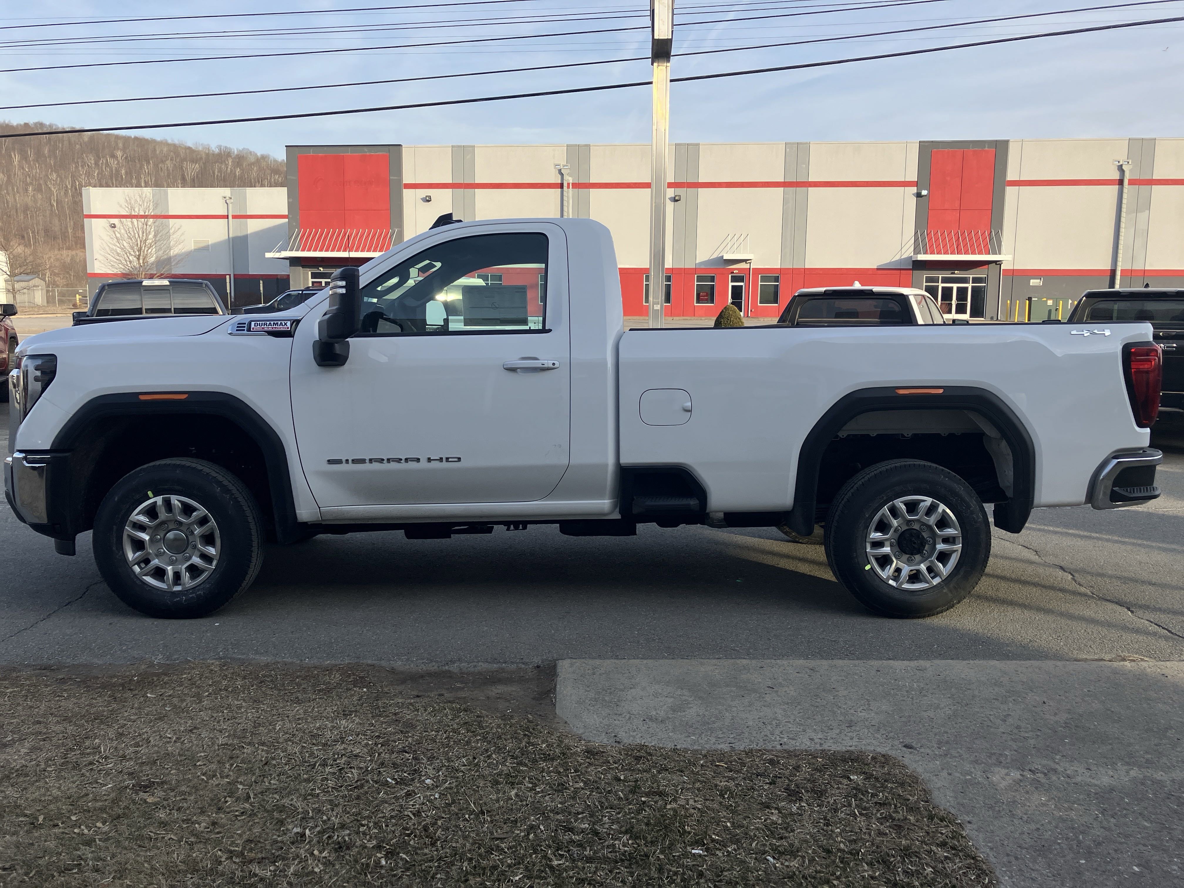 New 2025 GMC Sierra 2500 SLE image 7