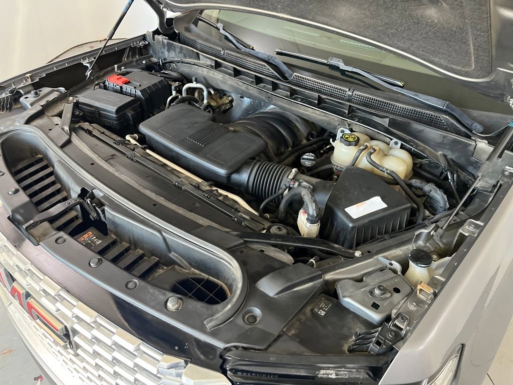 Used 2021 GMC Yukon Denali w/ Denali Premium Package image 16